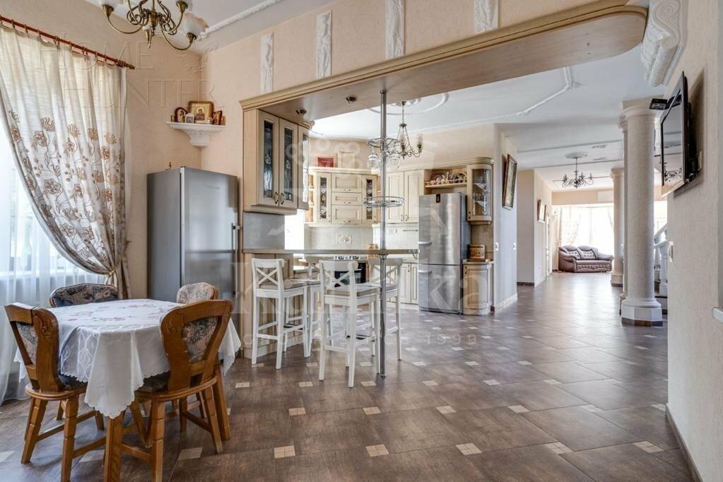 2-этажный коттедж 650 м² с отделкой
