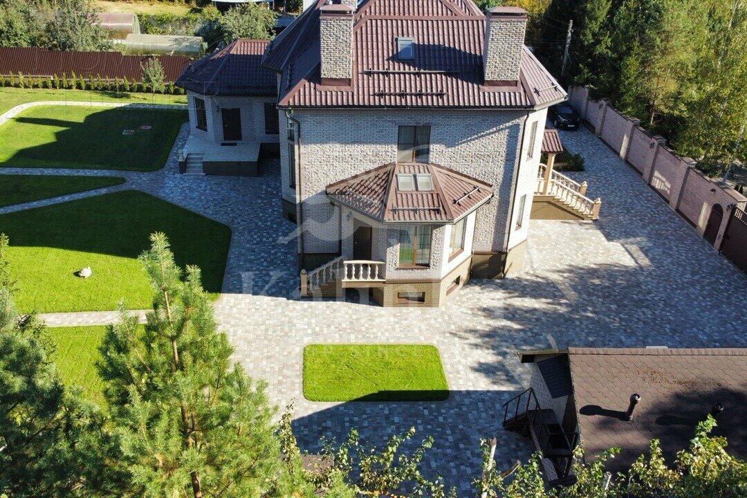 2-этажный коттедж 650 м² с отделкой