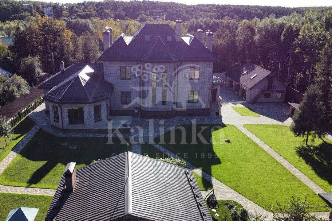 2-этажный коттедж 650 м² с отделкой
