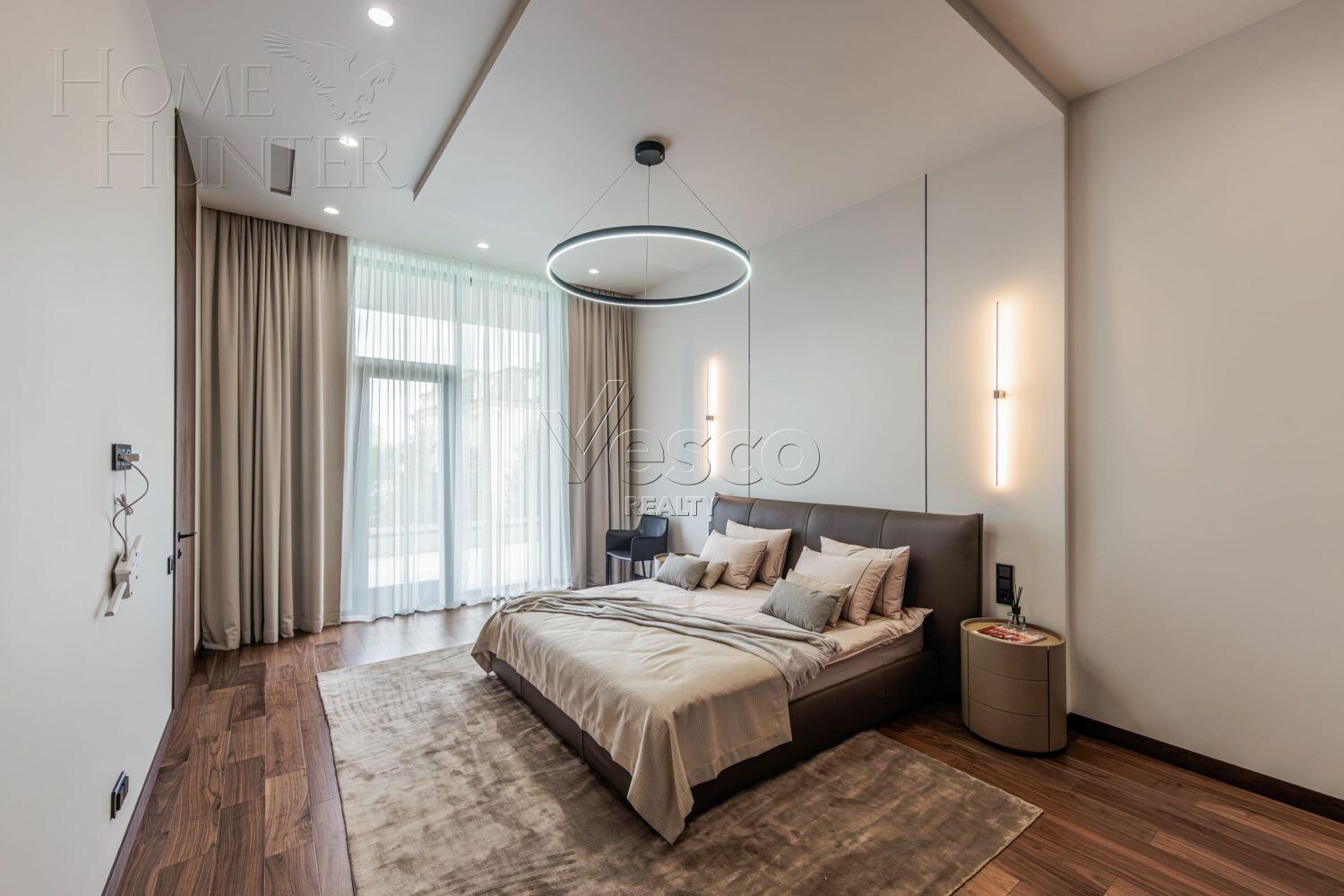 2-этажный коттедж 1 100 м² с отделкой