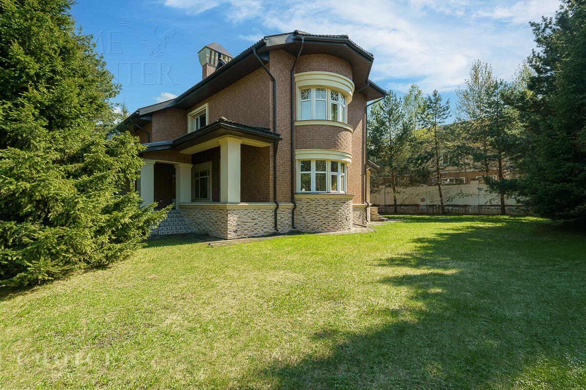 2-этажный коттедж 500 м² с отделкой