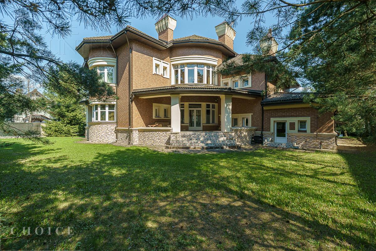 2-этажный коттедж 500 м² с отделкой
