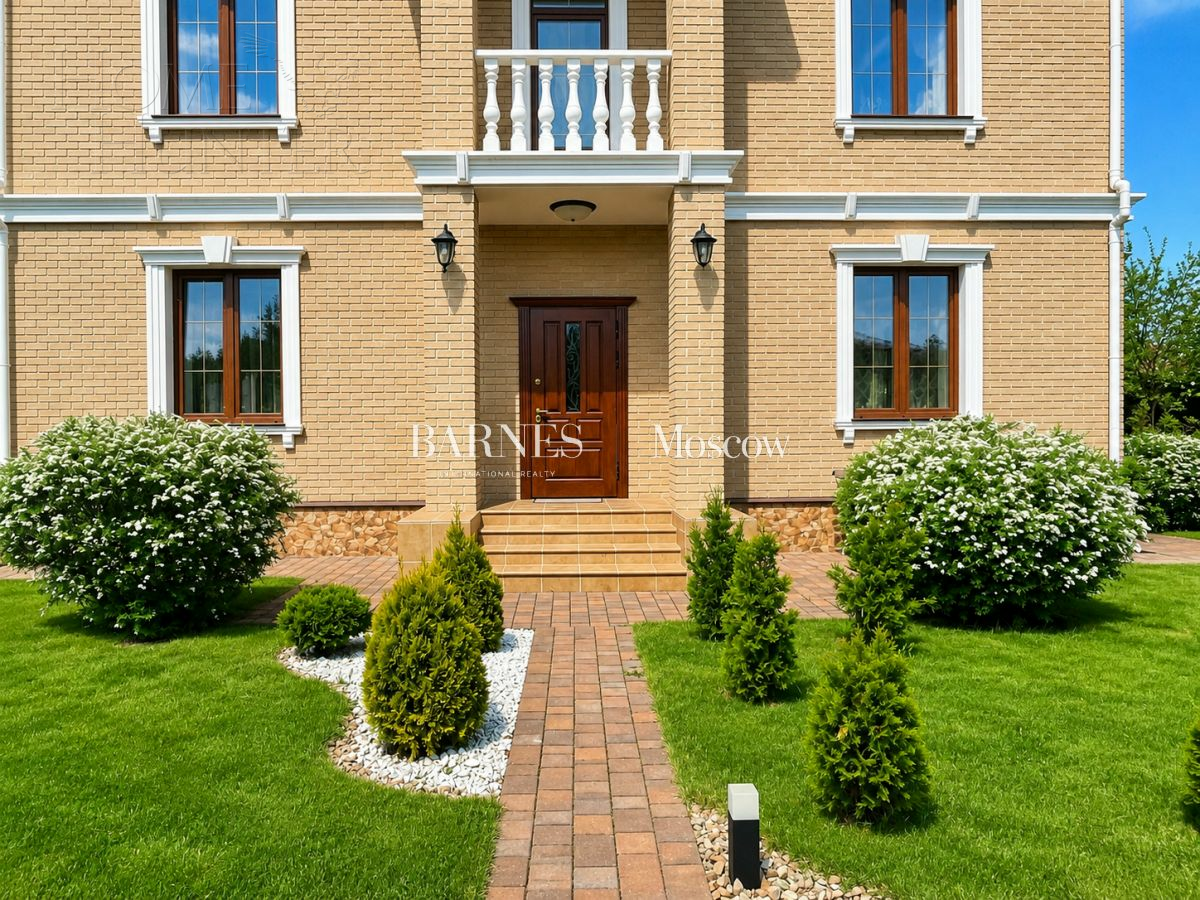 2-этажный коттедж 550 м² с отделкой