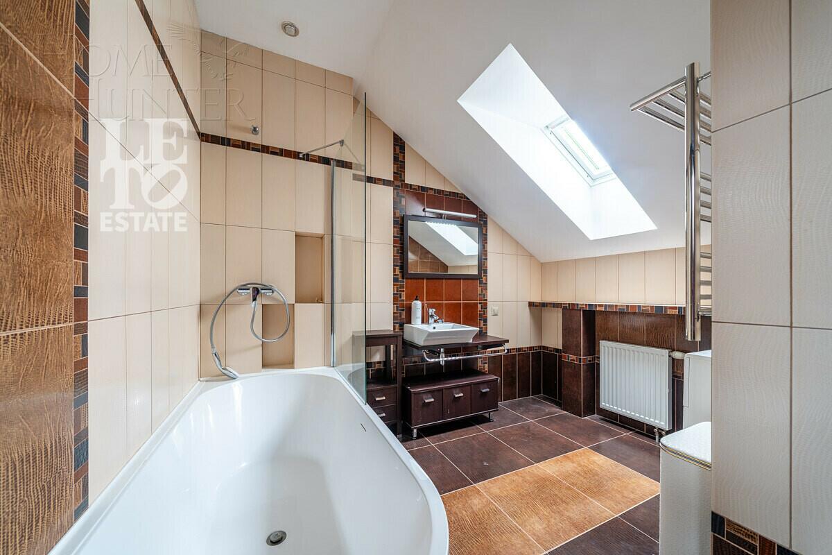 3-этажный коттедж 470 м² с отделкой