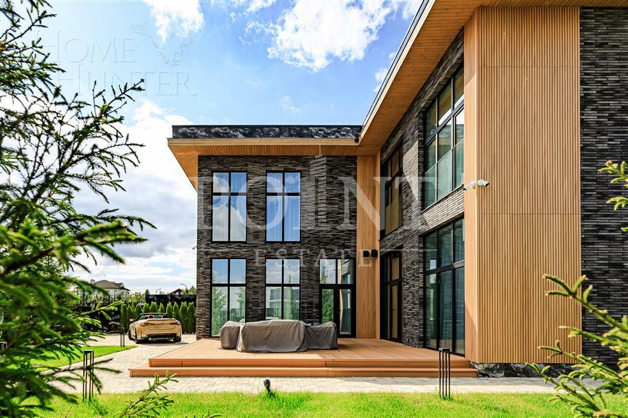 2-этажный коттедж 250 м² с отделкой