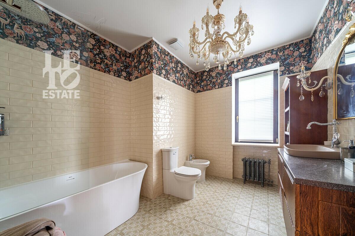 3-этажный коттедж 470 м² с отделкой