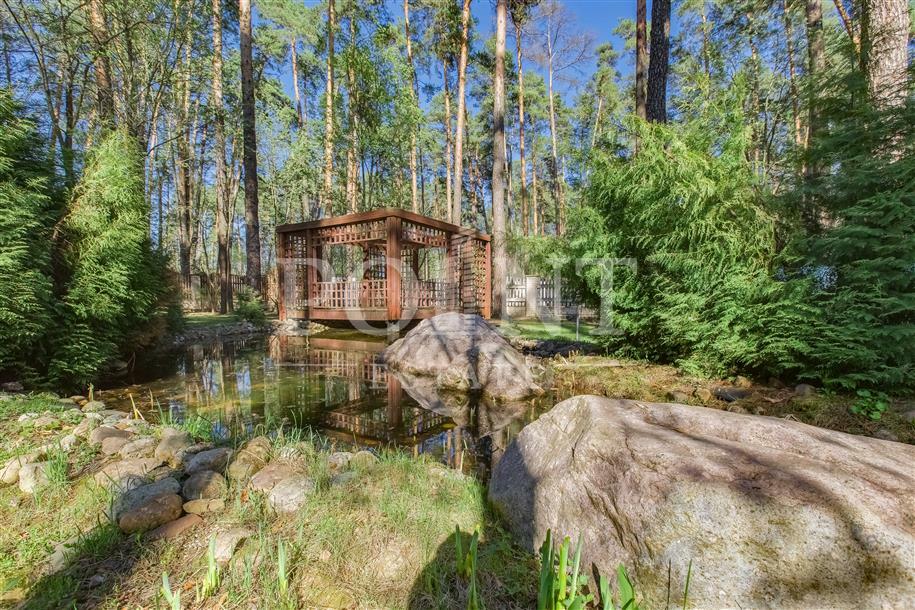 2-этажный коттедж 1 400 м² с отделкой
