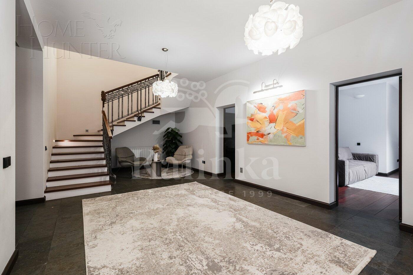2-этажный коттедж 450 м² с отделкой