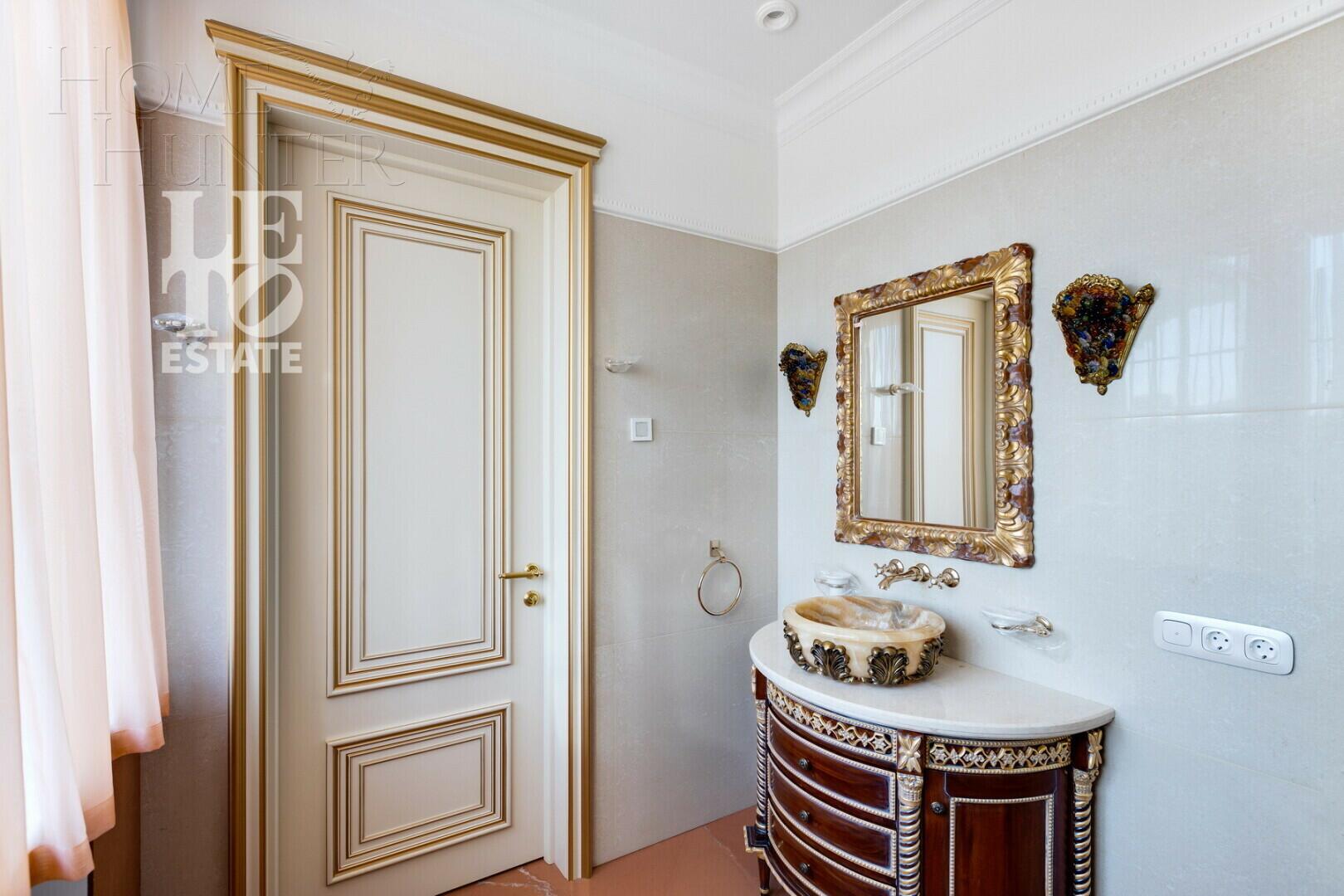 2-этажный коттедж 550 м² с отделкой