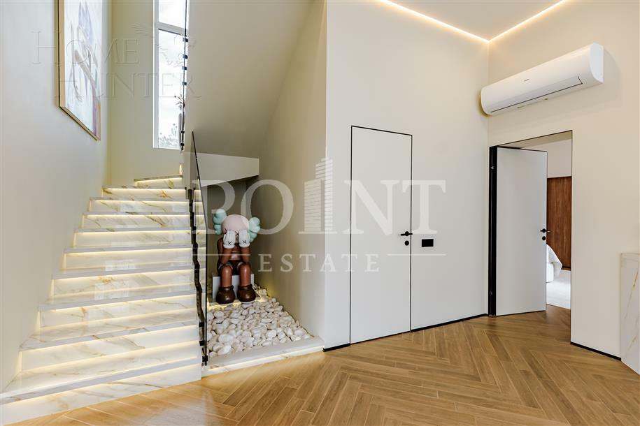 2-этажный коттедж 250 м² с отделкой