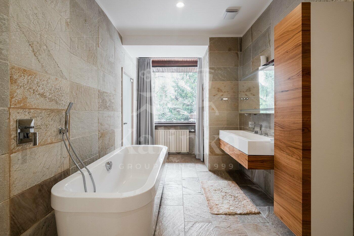 2-этажный коттедж 450 м² с отделкой