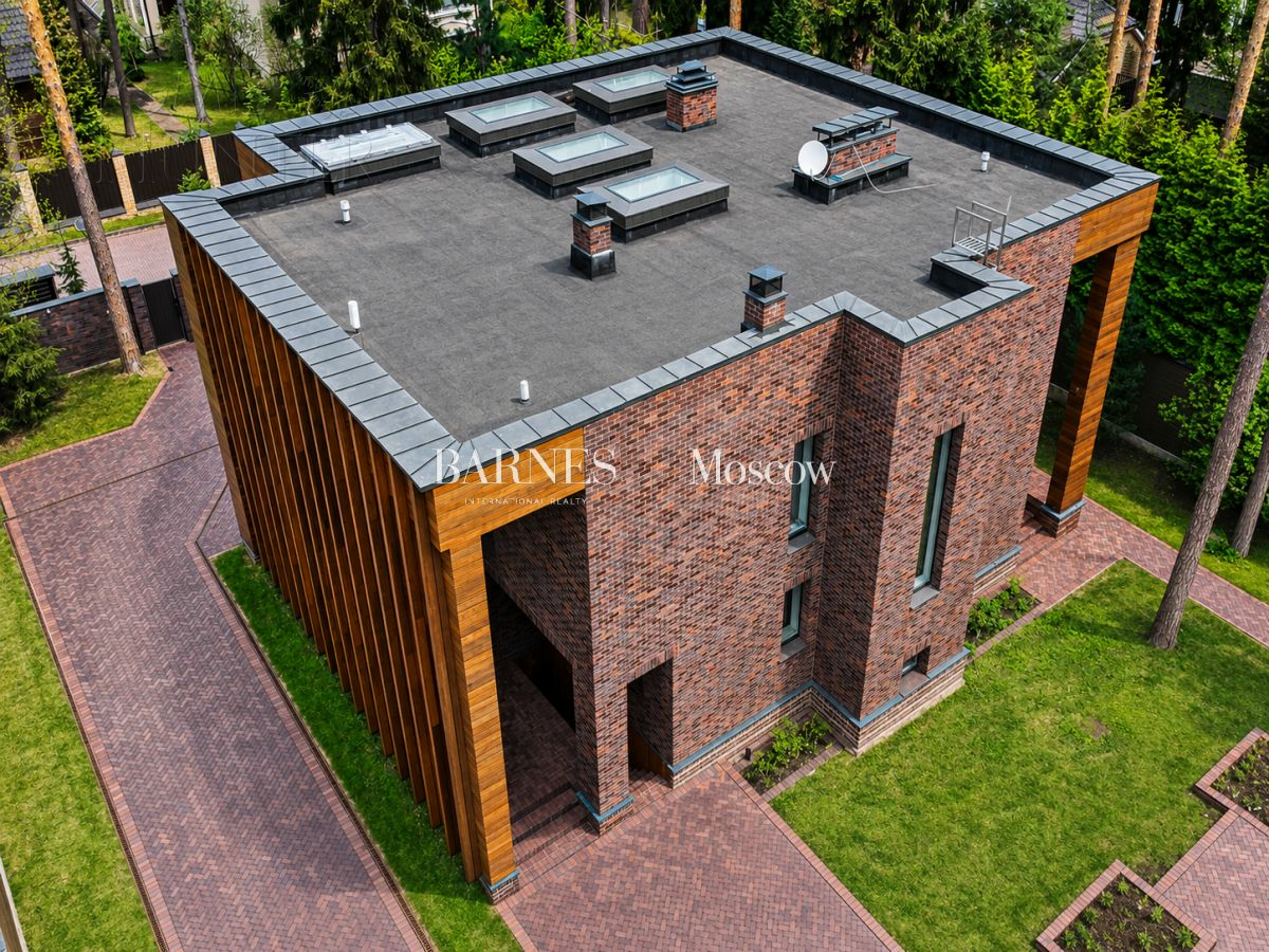 2-этажный коттедж 750 м² с отделкой