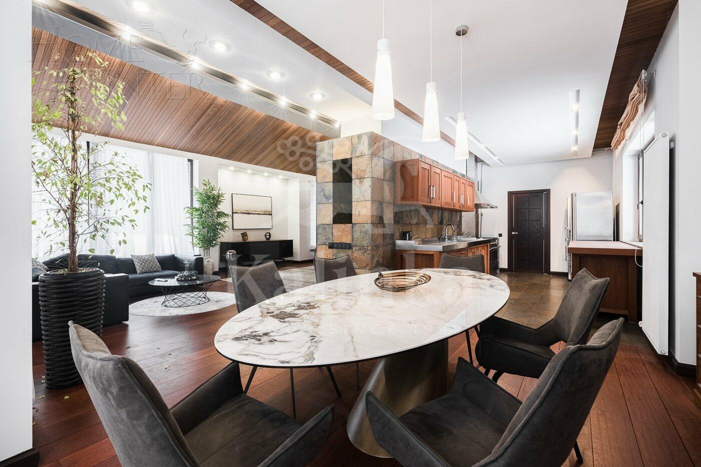 2-этажный коттедж 450 м² с отделкой