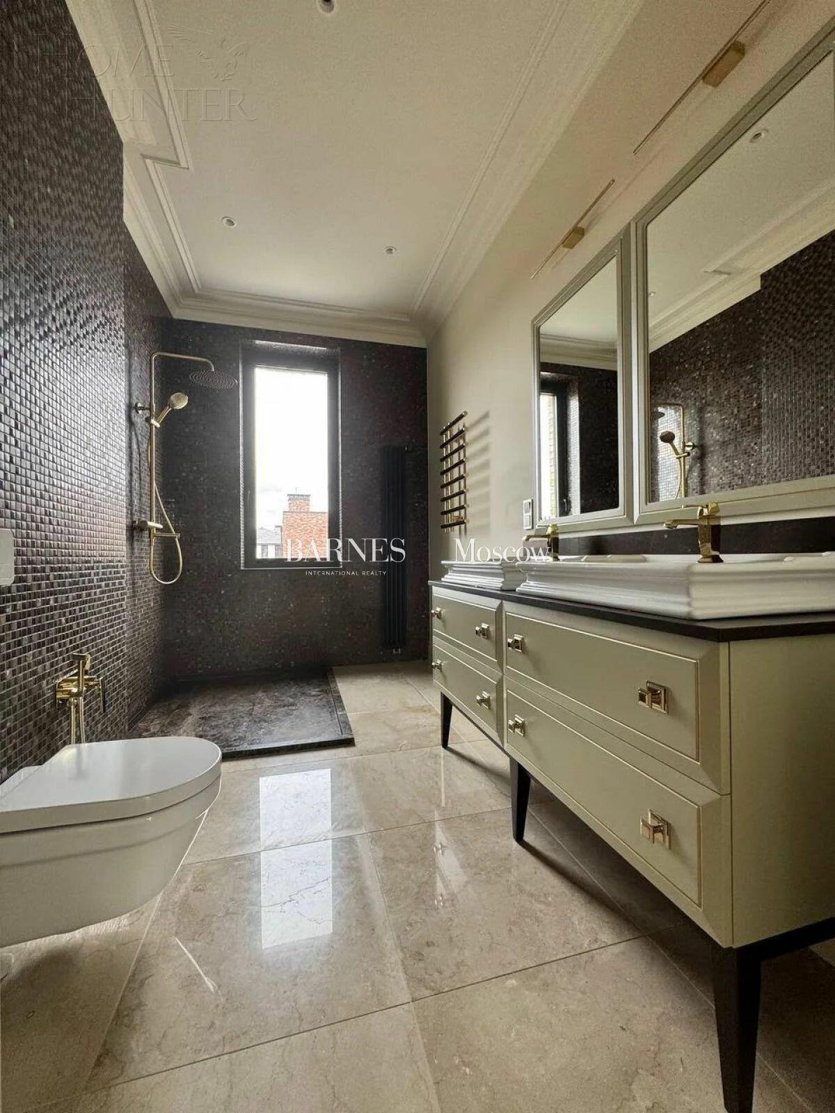 2-этажный коттедж 370 м² с отделкой