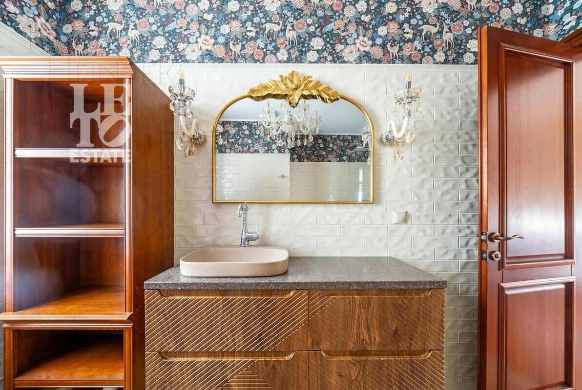 3-этажный коттедж 470 м² с отделкой