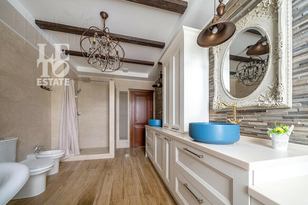 3-этажный коттедж 470 м² с отделкой