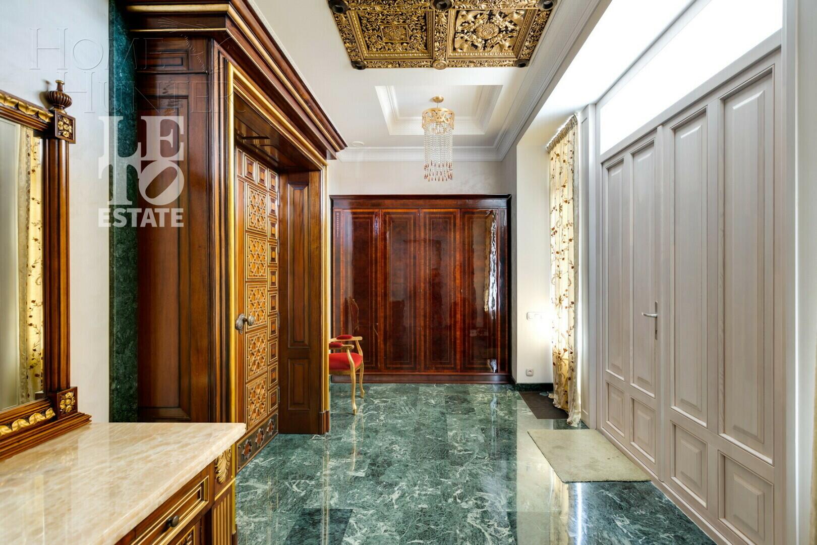 2-этажный коттедж 550 м² с отделкой