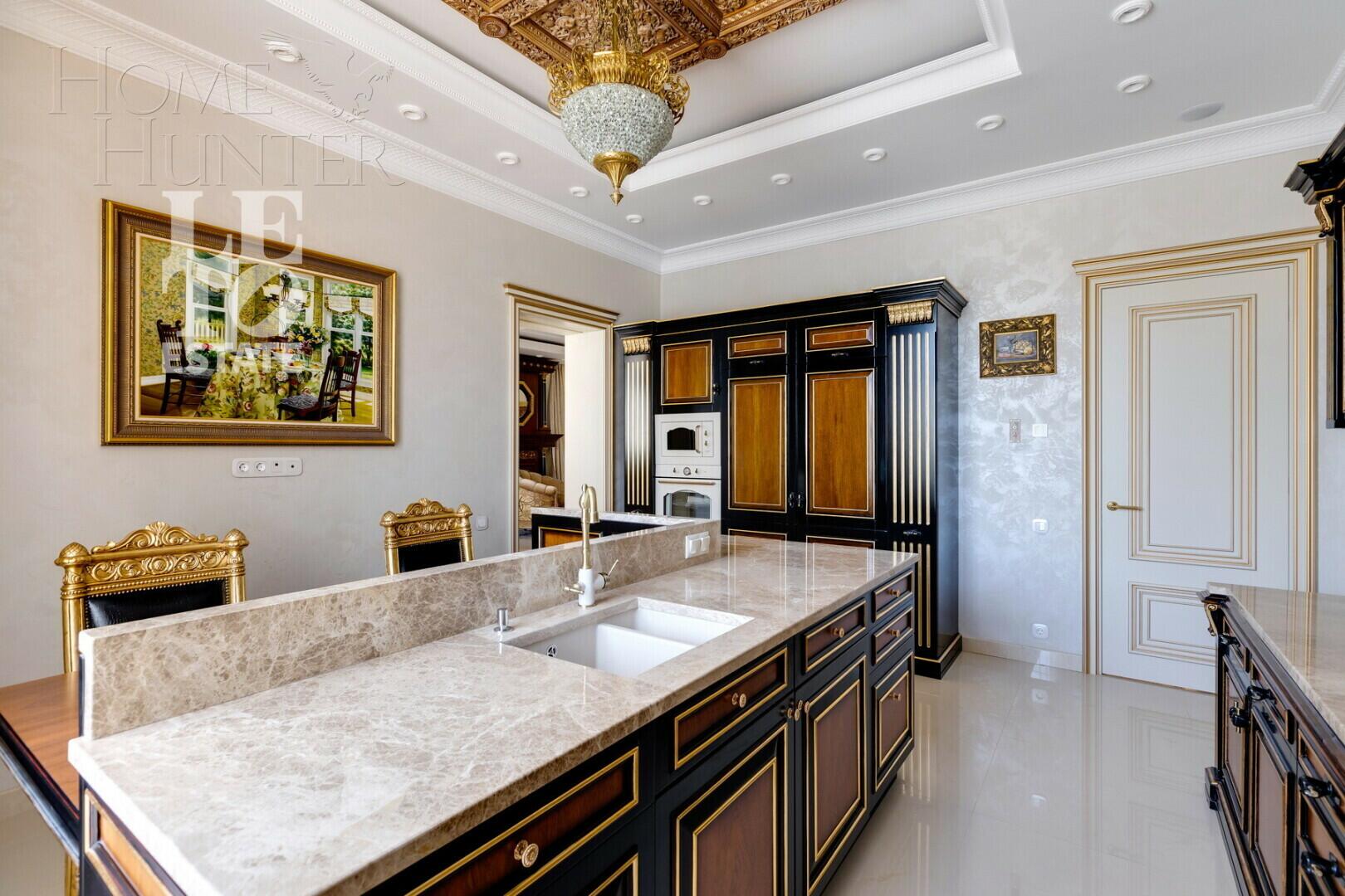 2-этажный коттедж 550 м² с отделкой