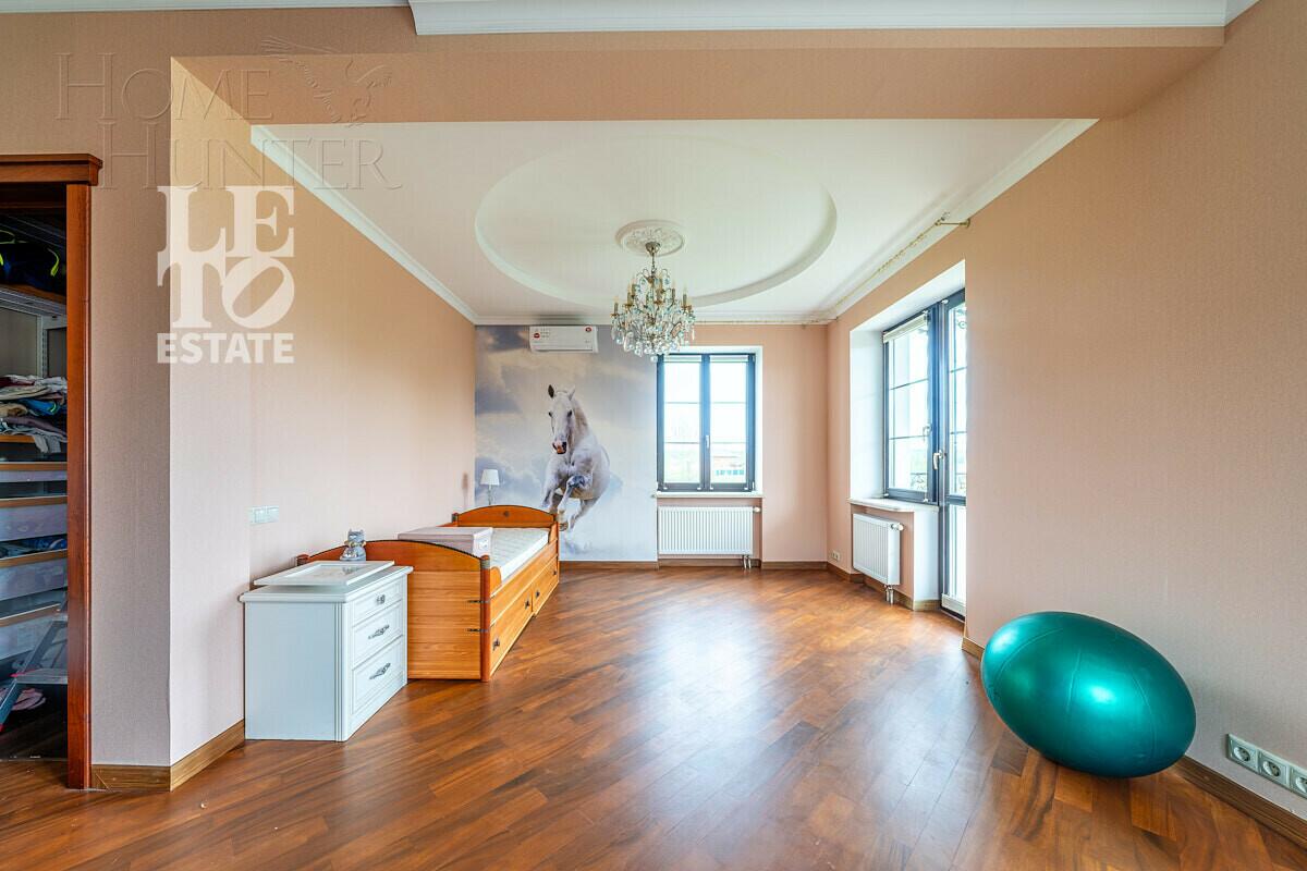 3-этажный коттедж 470 м² с отделкой