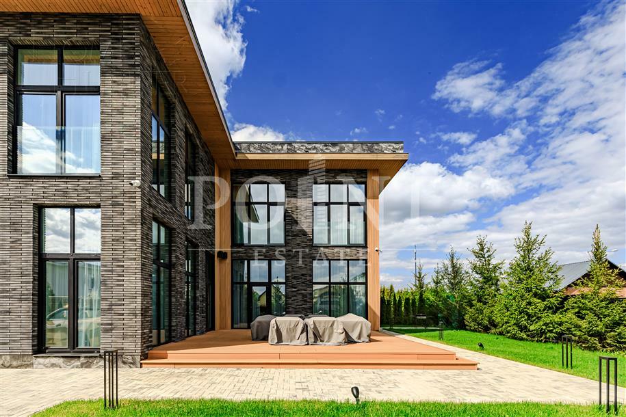 2-этажный коттедж 250 м² с отделкой
