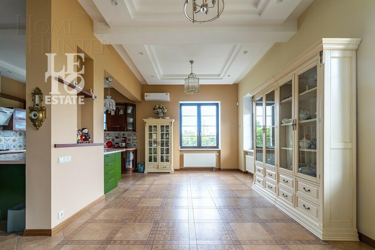 3-этажный коттедж 470 м² с отделкой
