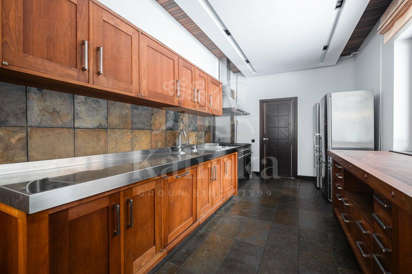 2-этажный коттедж 450 м² с отделкой