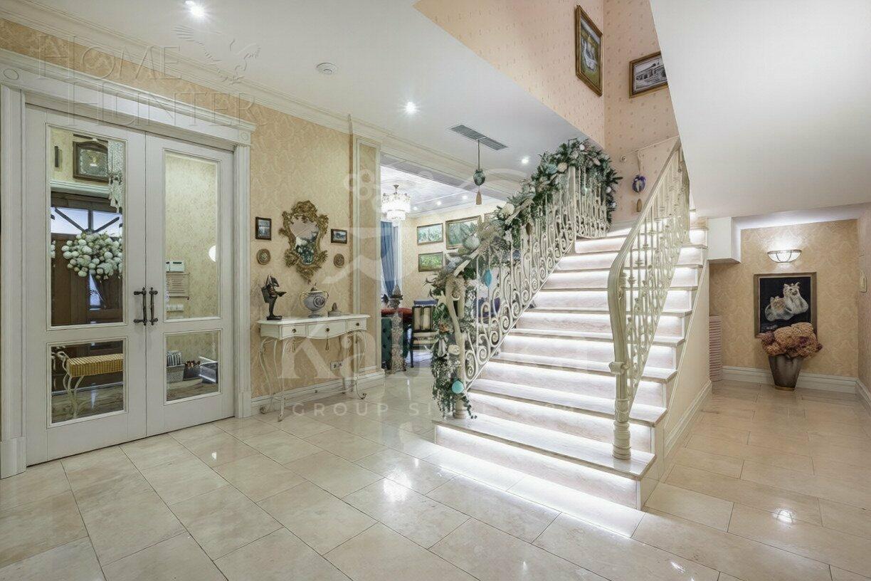 2-этажный таунхаус 370 м² с отделкой