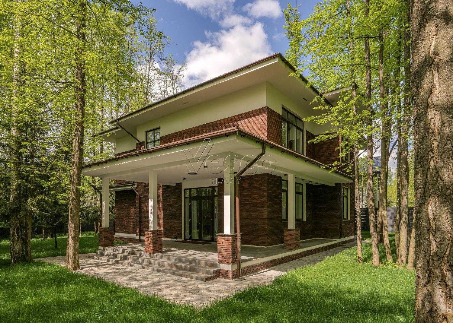 2-этажный коттедж 320 м² с отделкой