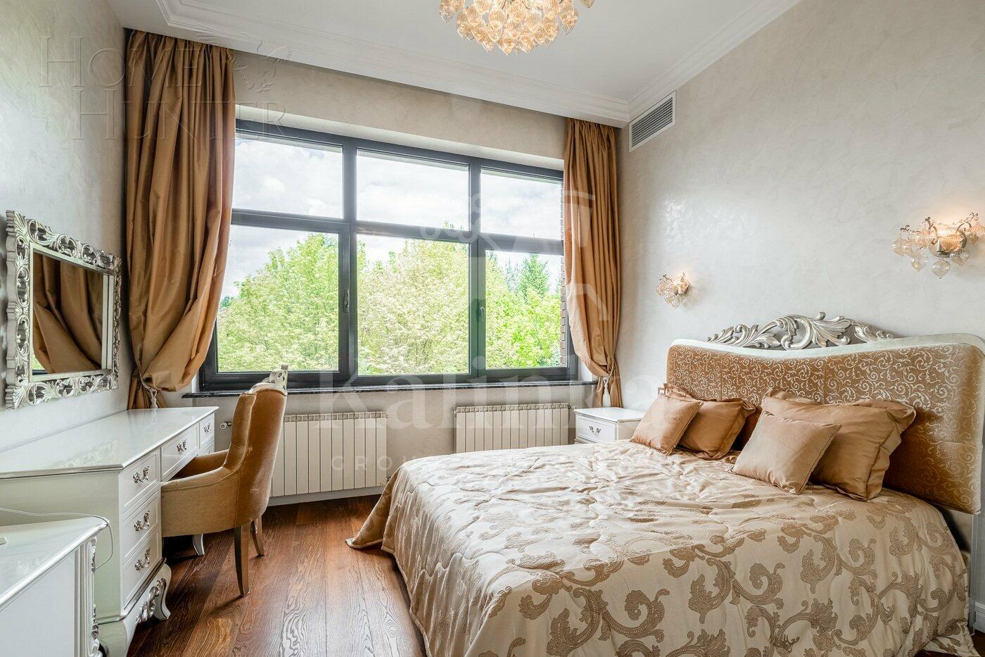 3-этажный коттедж 900 м² с отделкой