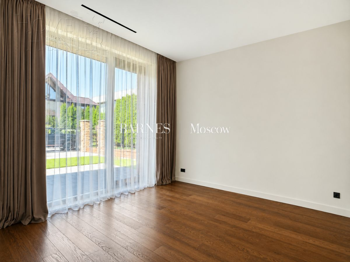 2-этажный коттедж 349.7 м² с отделкой