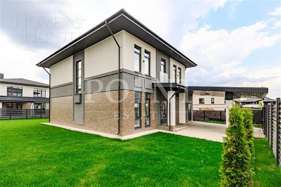 2-этажный коттедж 240 м² с отделкой