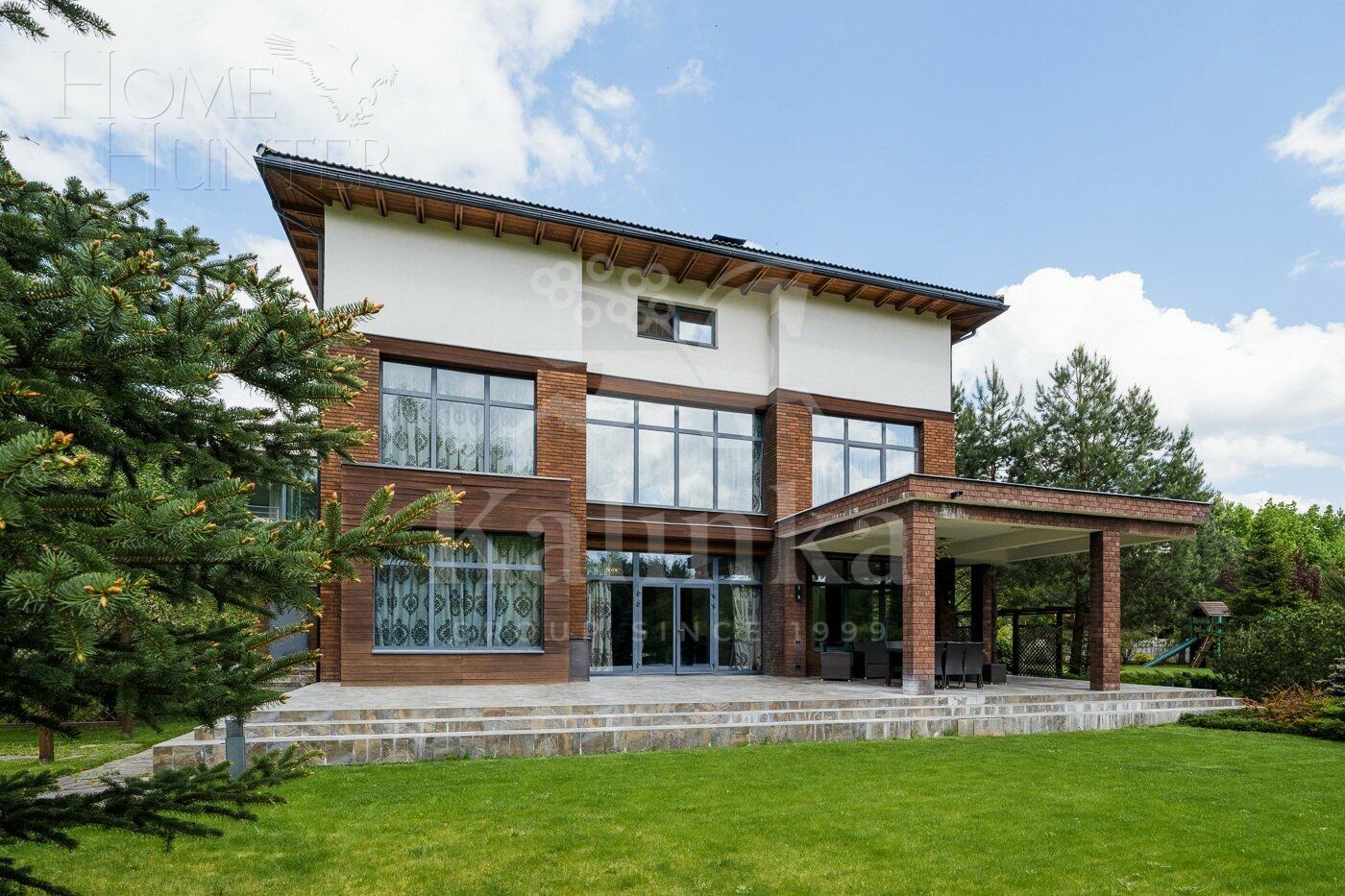 3-этажный коттедж 900 м² с отделкой