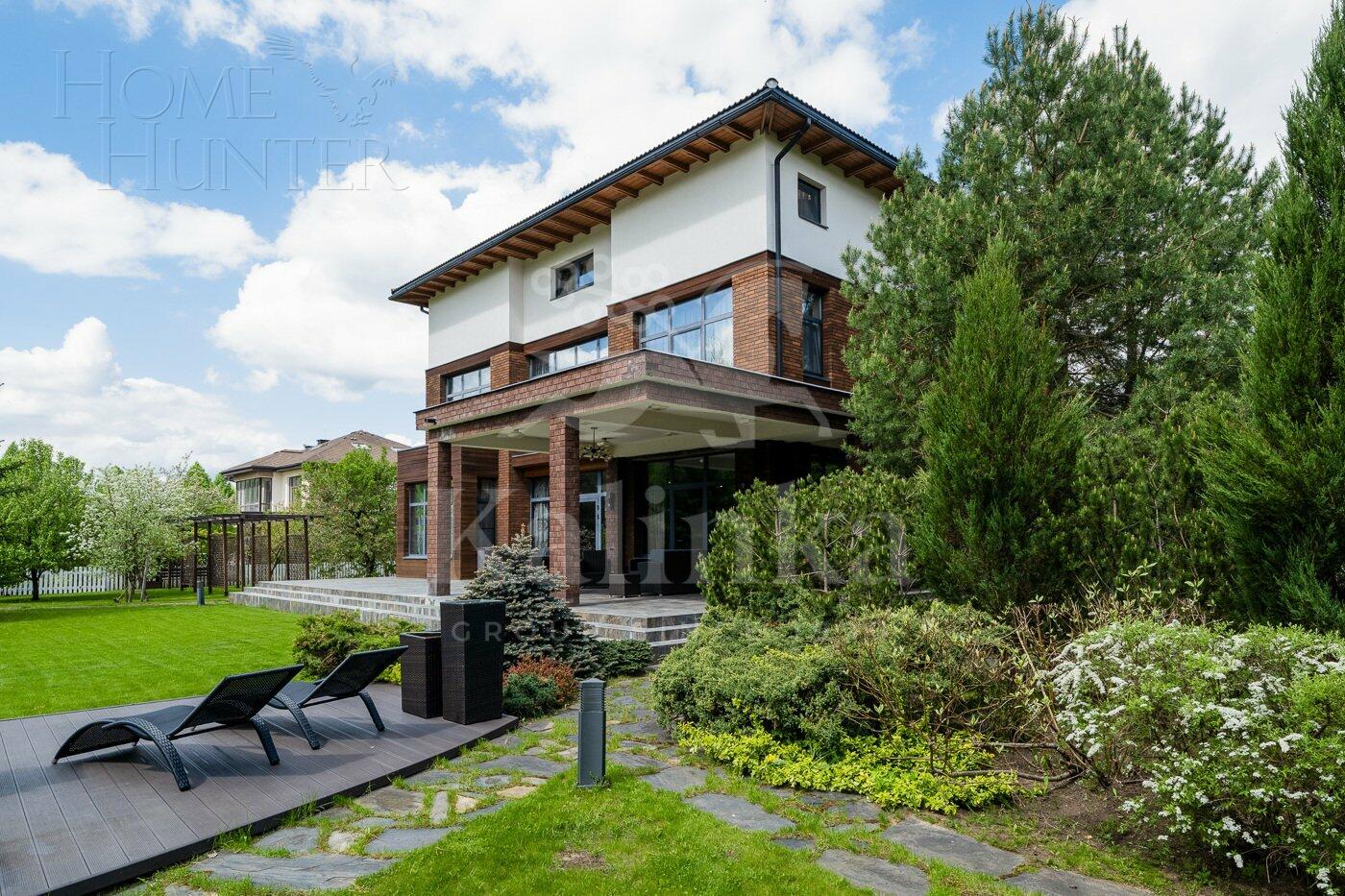 3-этажный коттедж 900 м² с отделкой