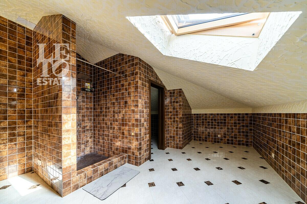 2-этажный коттедж 475 м² с отделкой
