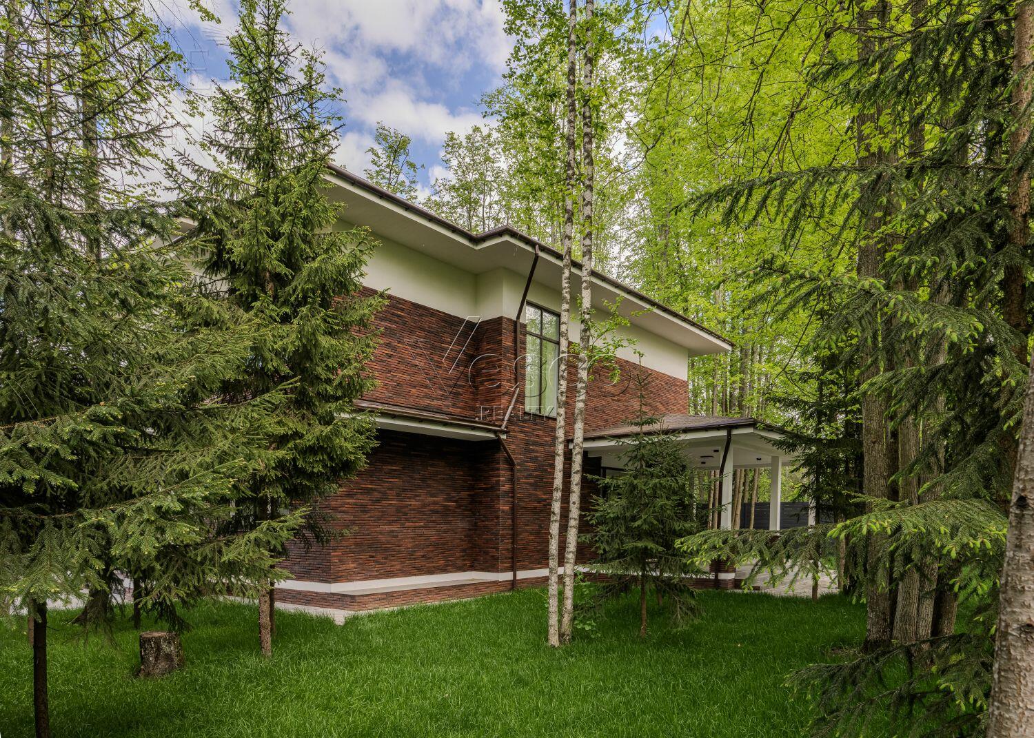 2-этажный коттедж 320 м² с отделкой