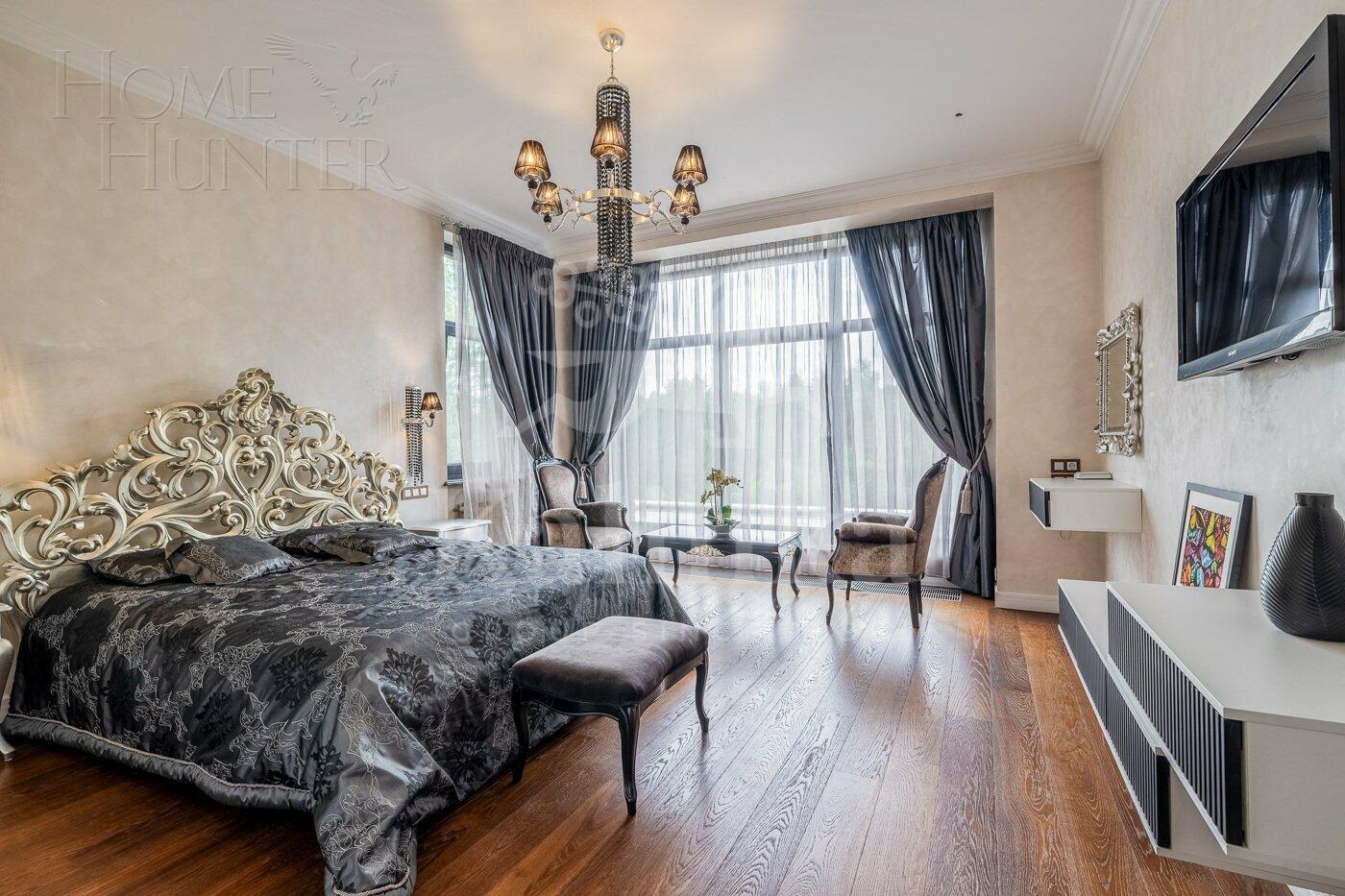 3-этажный коттедж 900 м² с отделкой