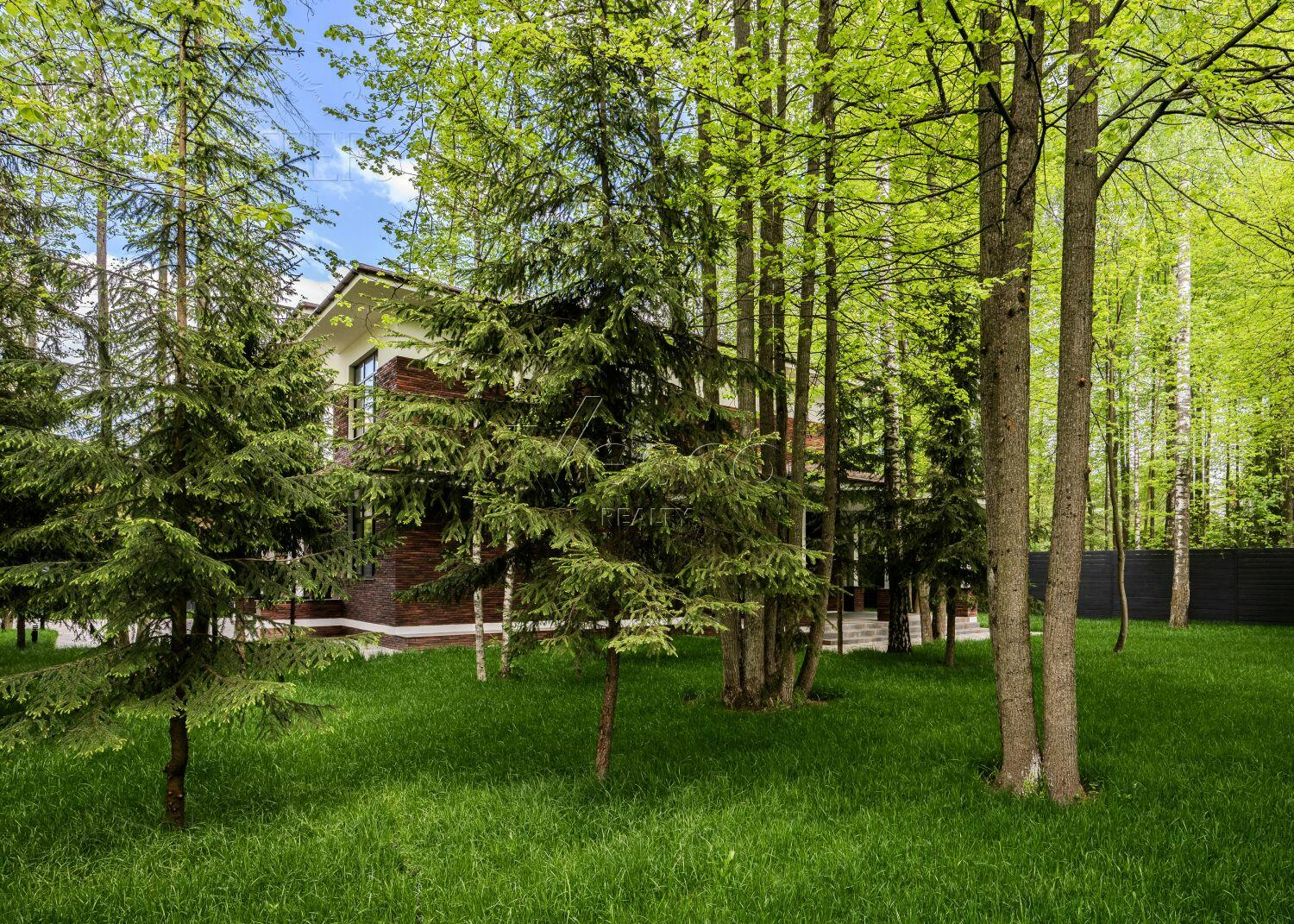 2-этажный коттедж 320 м² с отделкой