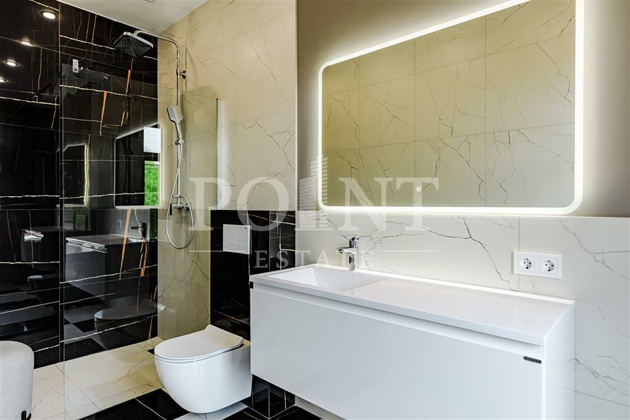 2-этажный коттедж 240 м² с отделкой