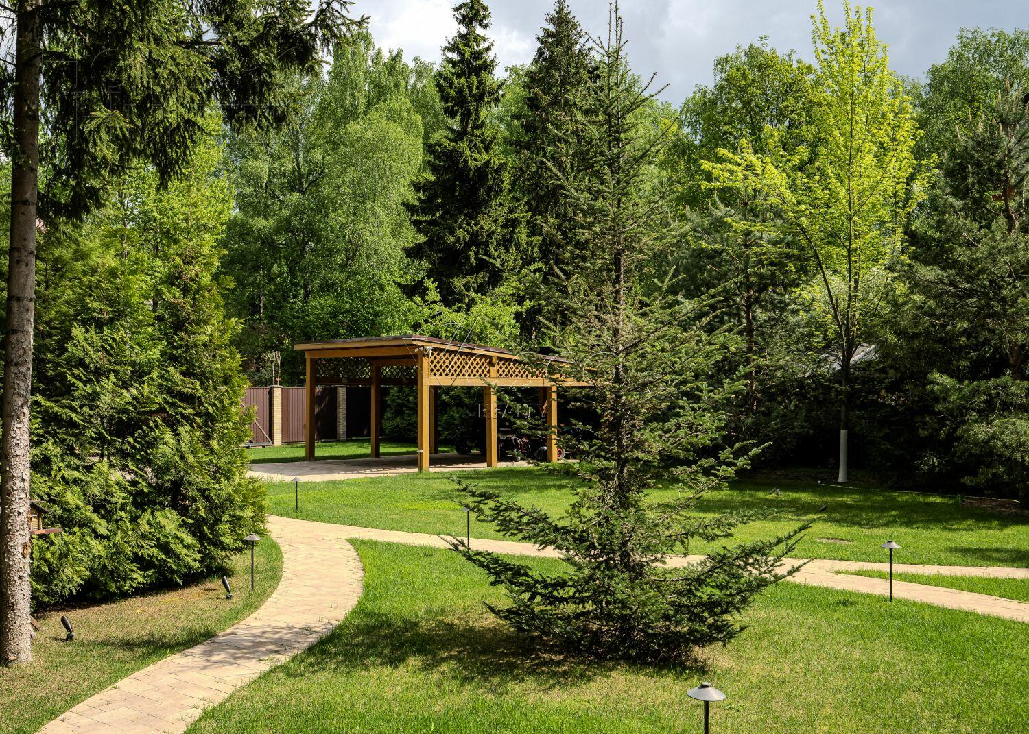 2-этажный коттедж 305 м² с отделкой