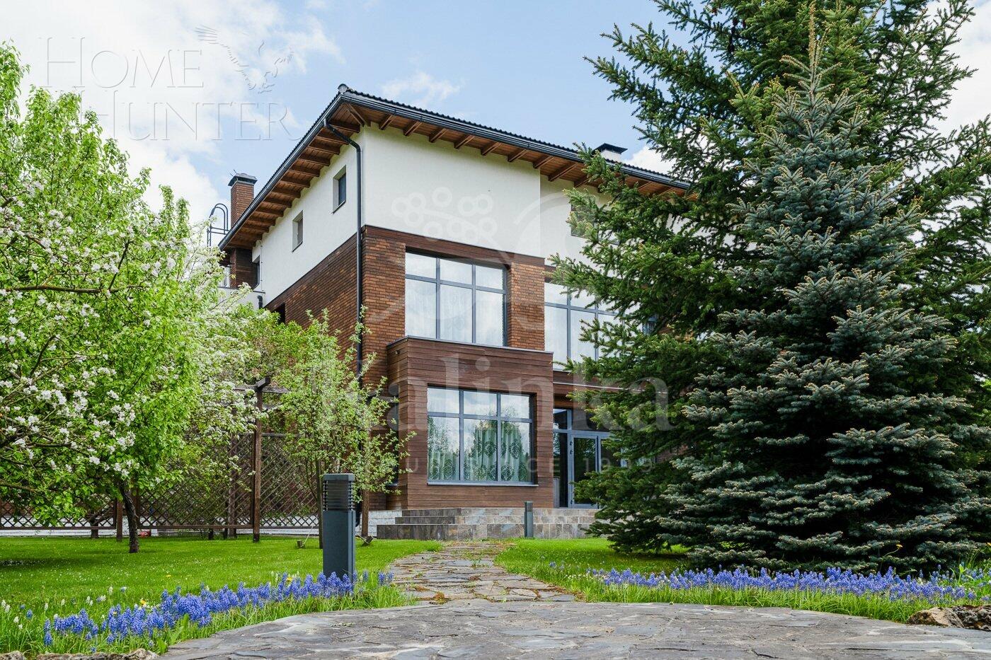 3-этажный коттедж 900 м² с отделкой