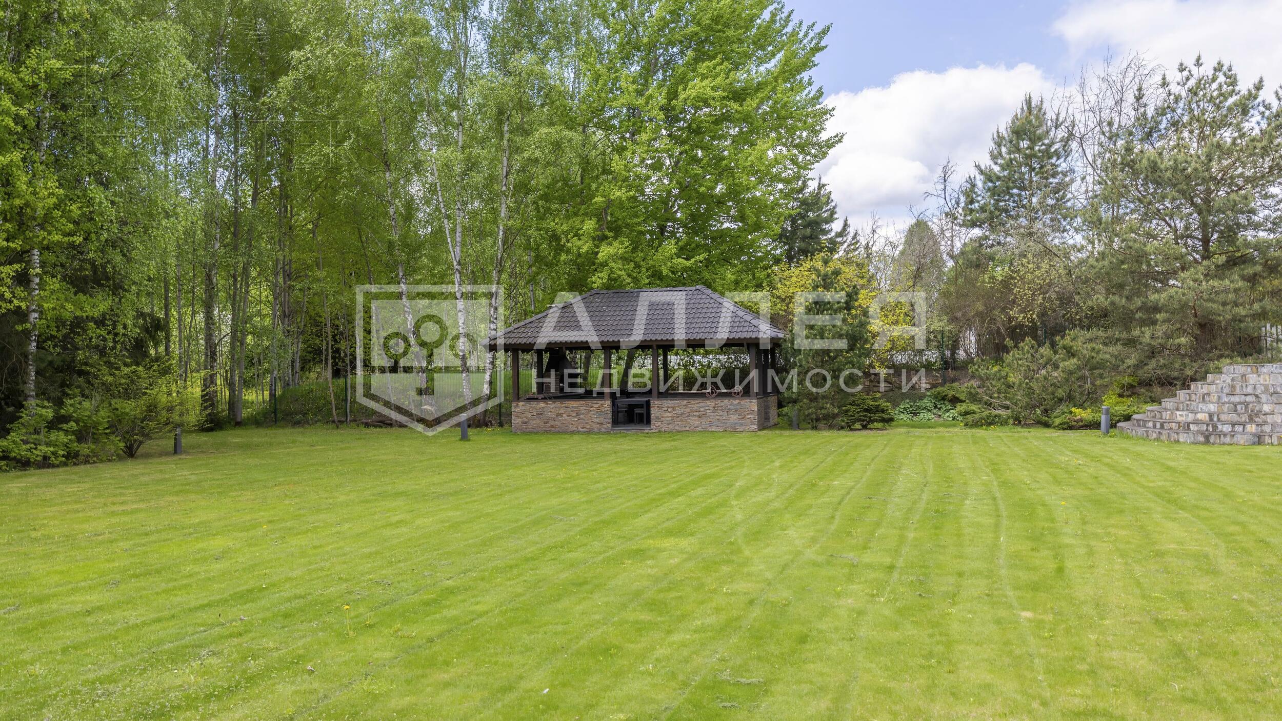 3-этажный коттедж 900 м² с отделкой