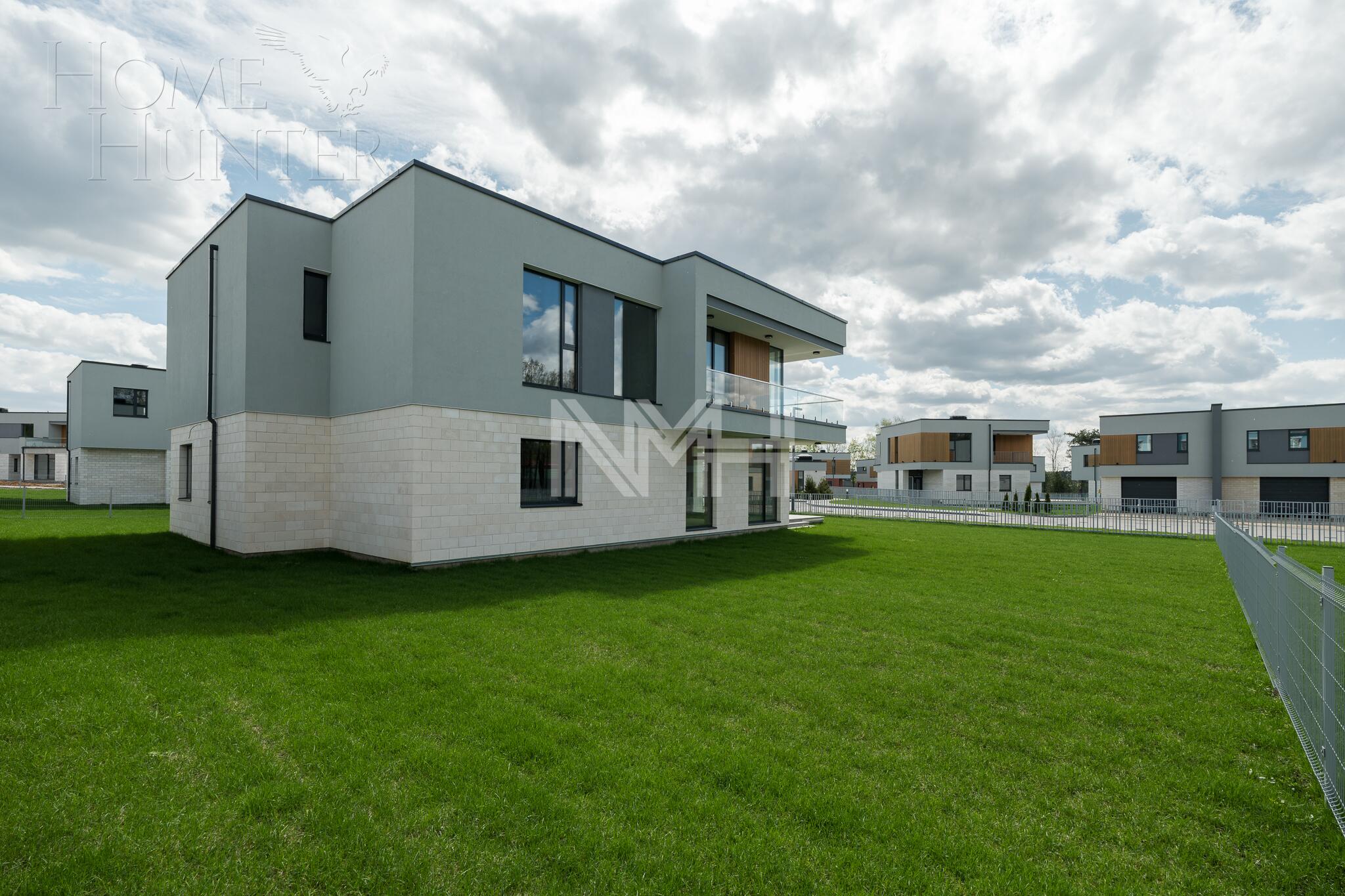 2-этажный коттедж 363.2 м² без отделки