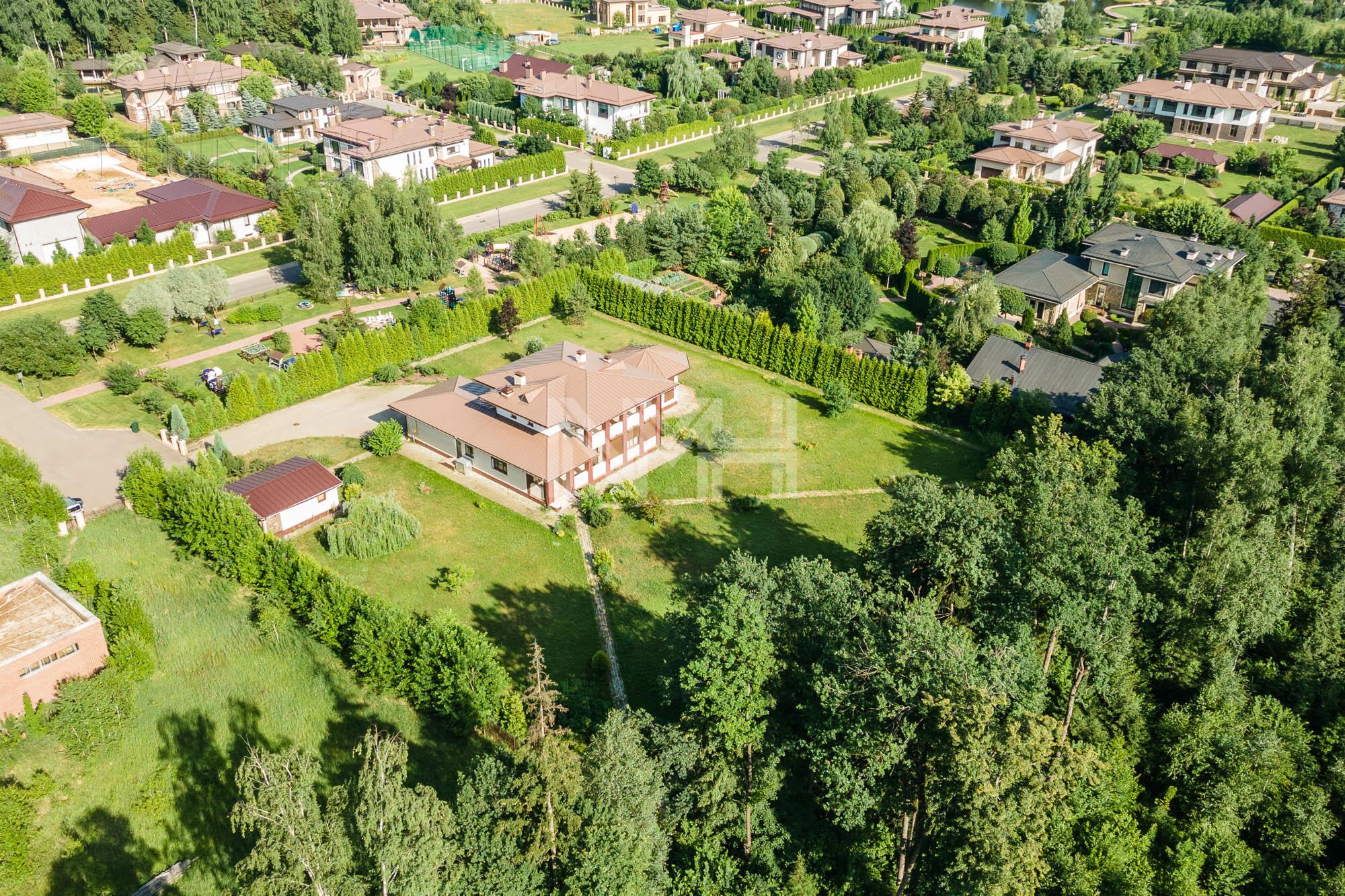 2-этажный коттедж 442 м² с отделкой