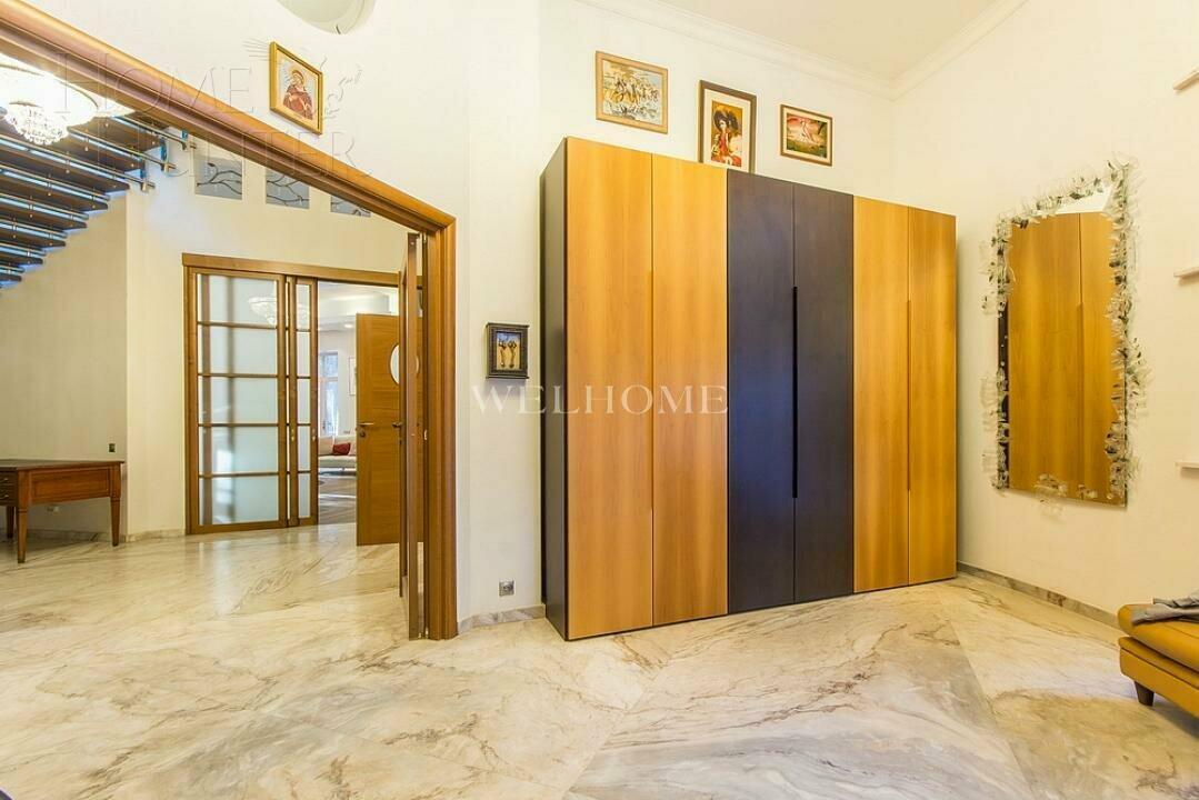 2-этажный коттедж 850 м² с отделкой