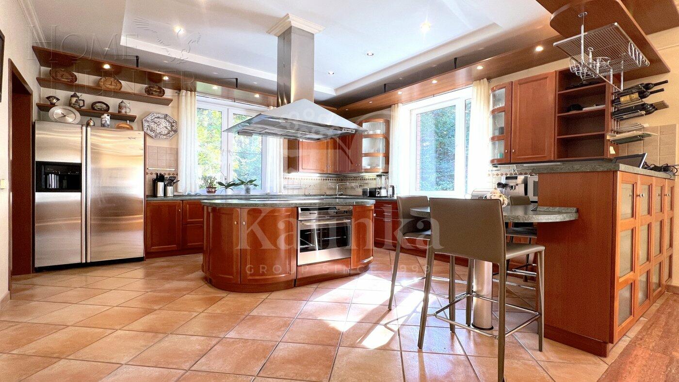 2-этажный коттедж 550 м² с отделкой