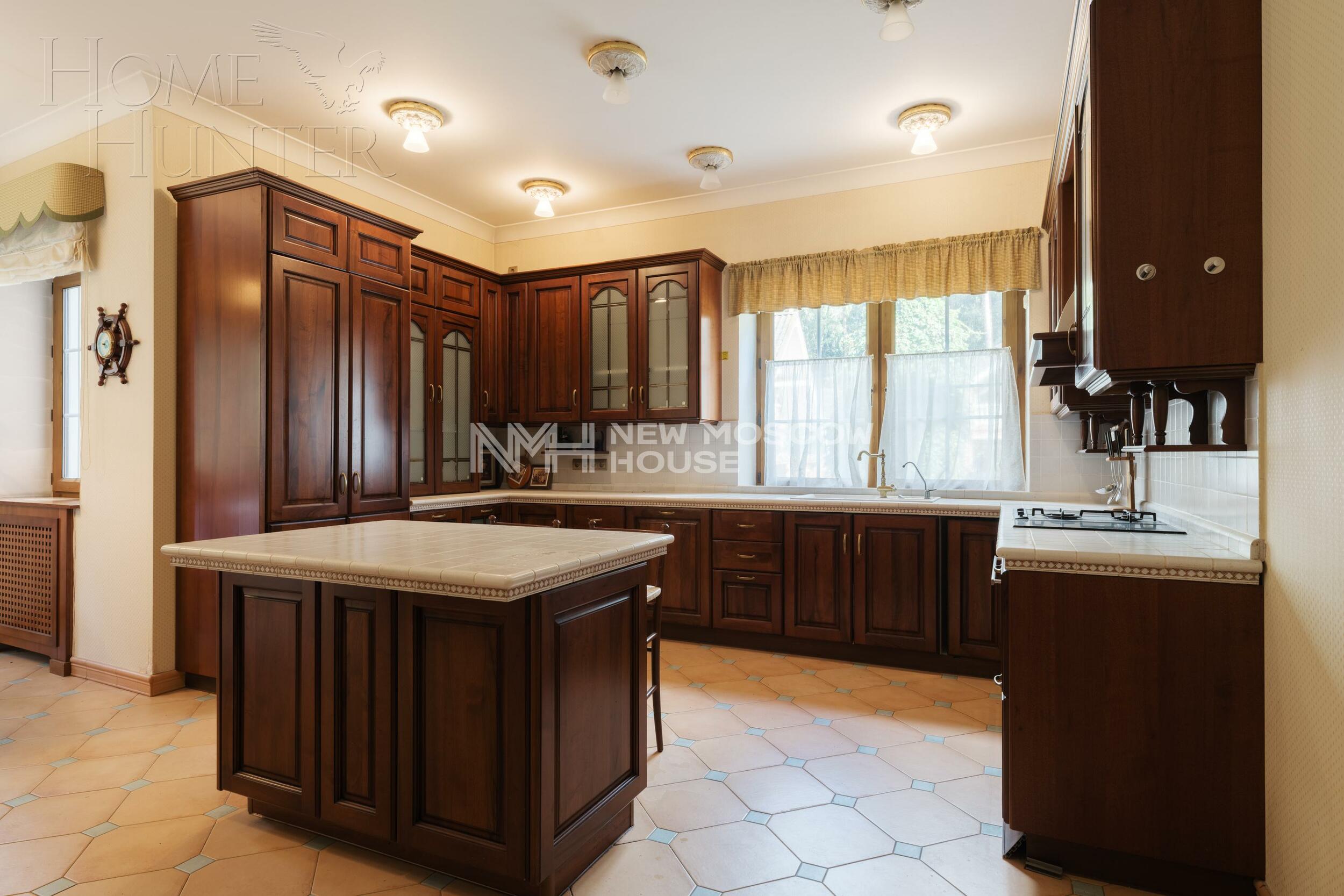 2-этажный коттедж 550 м² с отделкой