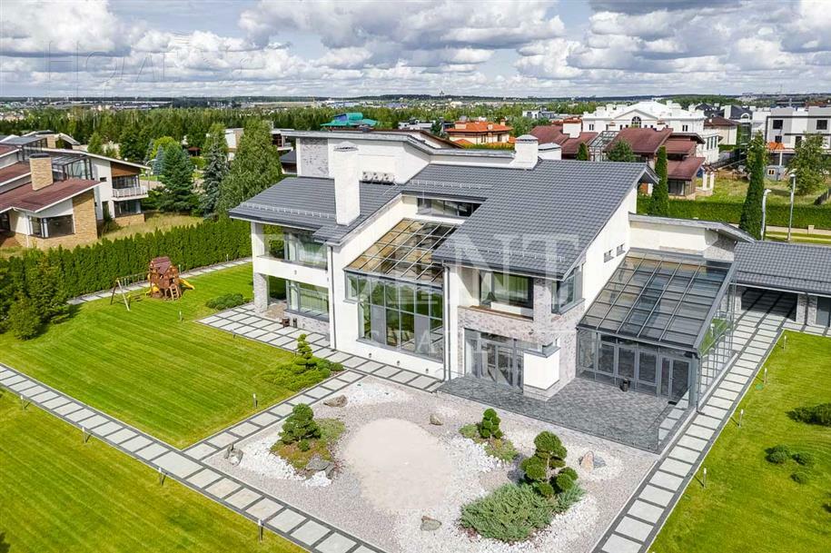 2-этажный коттедж 1 127.4 м² с отделкой