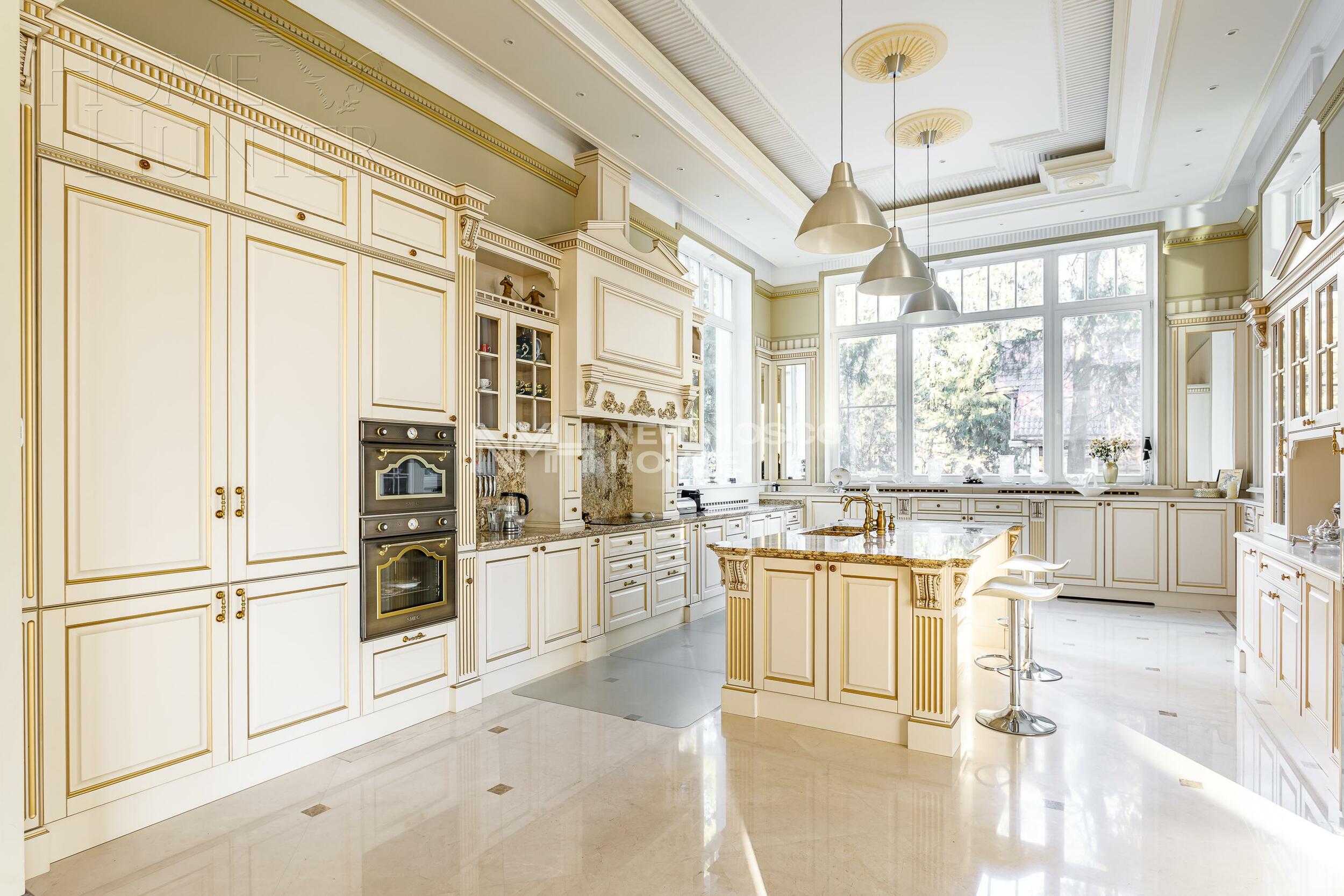 3-этажный коттедж 1 172 м² с отделкой