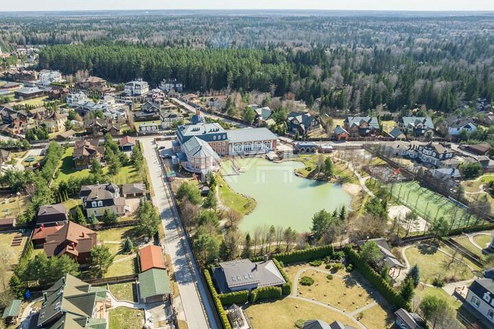 2-этажный коттедж 2 327 м² без отделки