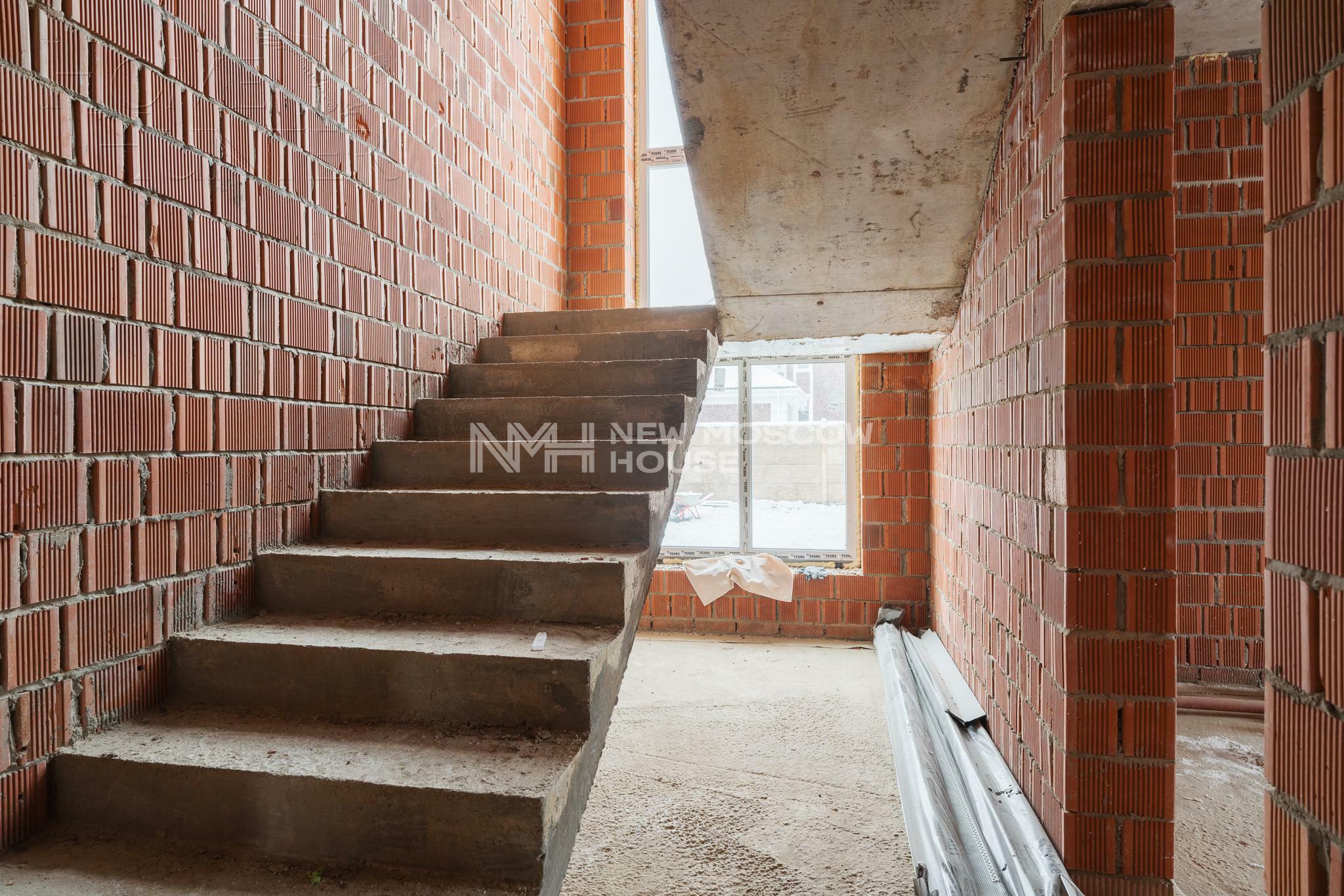 2-этажный коттедж 300 м² без отделки